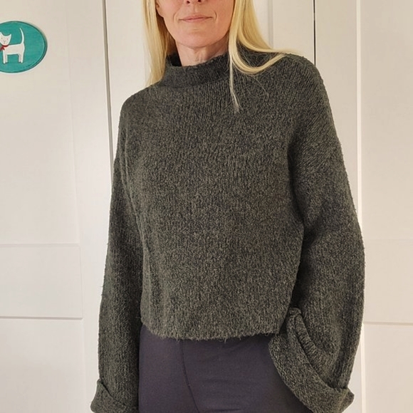 Moth Sweaters - Anthropologie Moth Funnel Neck Fuzzy Crop Sweater Olive Green Size M